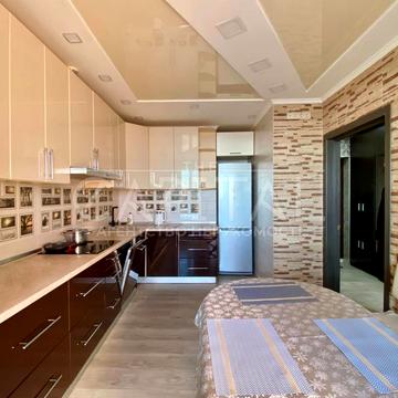 Зарічна вул., 1-В