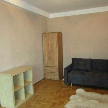 Ст. метро Лук"янівська. вул. Білоруська 17 в