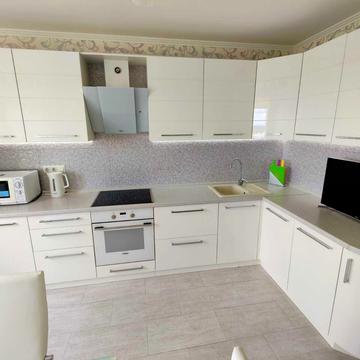 Юрія Поправки вул. (Миколи Лебедєва), 14