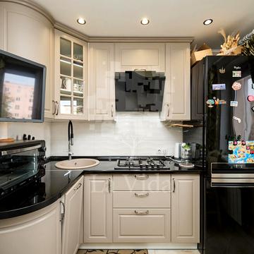 Євгена Коновальця вул. (Щорса), 37