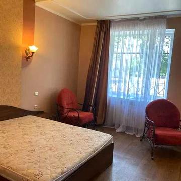 Оренда однокімнатної квартири-студії на Соцмісті по Соборності.