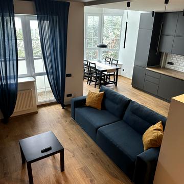 Придорожна вул., 3