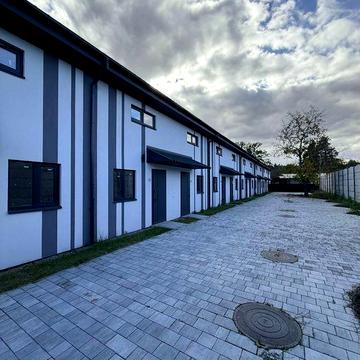 Продам Маленький Таун в Затишній Локації. МІнімальне Оформлення.