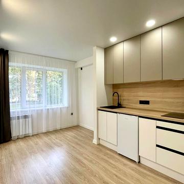 Сулеймана Стальського вул., 8