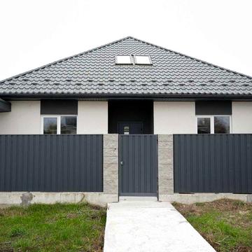 Будинок 102м2 з мансардою, гаражем, критою терасою та навісом для авто