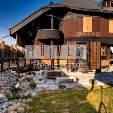 Центральна вул.