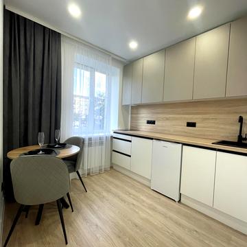 Соборності просп. (Воззєднання), 10/1