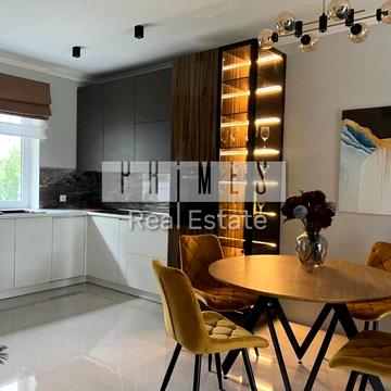 Центральна вул.