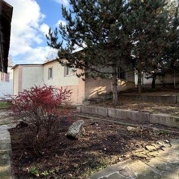 Продам Домовладение (дом,сауна, бассейн, гаражи, цех)