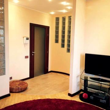 Микільсько-Слобідська вул., 2-Б