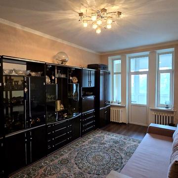 Велика Васильківська вул. (Червоноармійська), 42