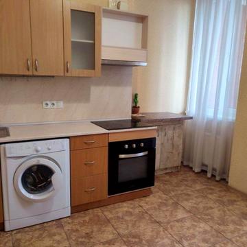 Базарна вул., 5