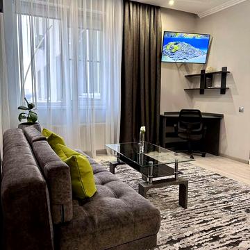 Кирило-Мефодіївська вул., 2