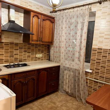 Леоніда Каденюка просп. (Юрія Гагаріна), 20