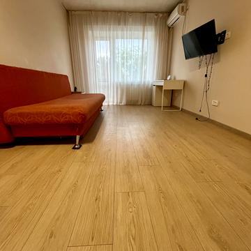 Івана Мазепи просп. (Петровського), 52