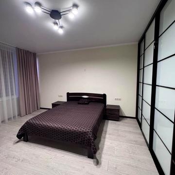 Подільська вул., 115