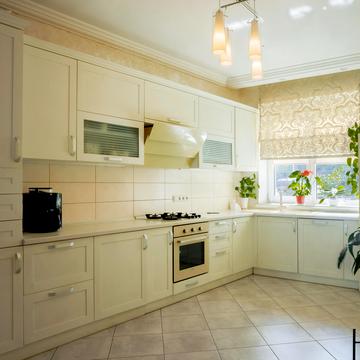 Бічна Успенська вул., 23