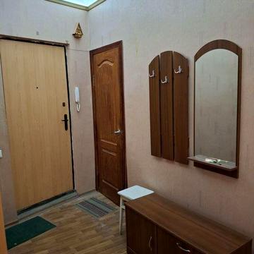 2 ком кв возле метро  Холодная Гора