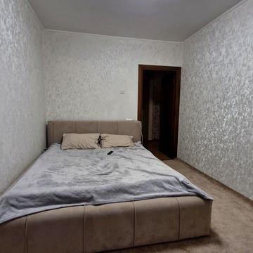 Олександра Клосовського вул., 10