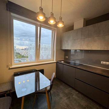 Генуезька вул., 1