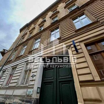 Продаж 3-кімнатної квартири в історичному центрі Львова