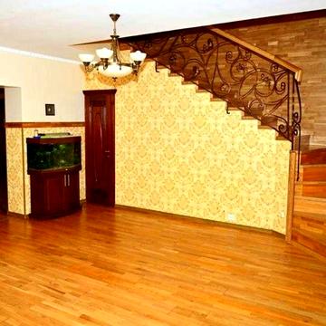 Продам 5-кімнатну квартиру на Мототреці