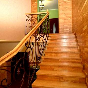 Продам 5-кімнатну квартиру на Мототреці