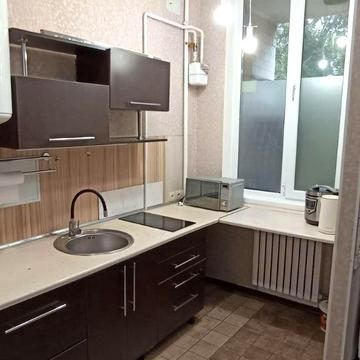 Незалежності вул. (Титова), 8