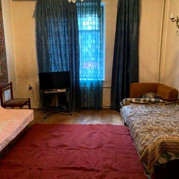 Центр 2 кімнатна квартира