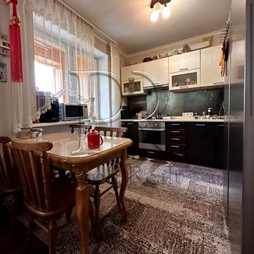 Володимира Івасюка просп. (Героїв Сталінграду), 14