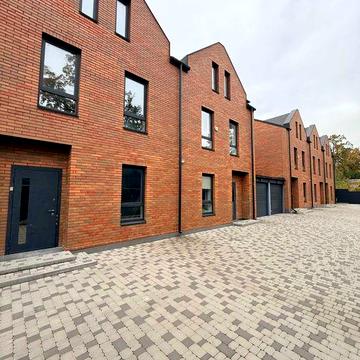 Продам Таунхаус в Центрі Міста. Якісне Будівництво. Готові Документи.