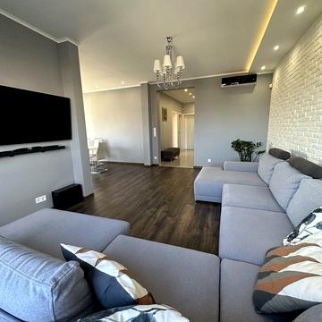 Ігоря Сікорського вул., 16-А