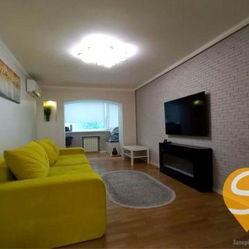 3-х кімн. квартира з євроремонтом на Малому ринку (019)