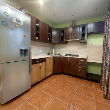 Сонячна вул., 10