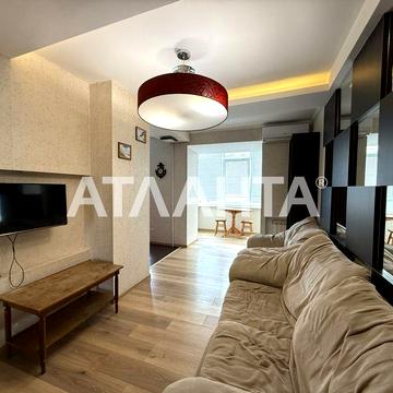 В продаже трехком. квартира в сталинке. (спецпроект) на ул.Пироговская