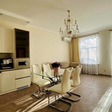 Костянтинівська вул., 22/17