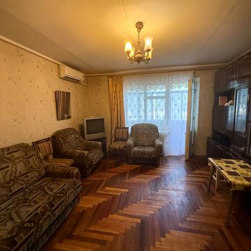 Академіка Александрова вул., 3