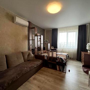 Героїв Небесної Сотні просп., 38