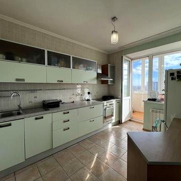 Продаж 2к72м2 Бульвар Верховної Ради 21А + Паркінг Дарниця