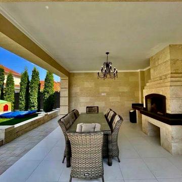 Оренда гарного розкішного будинку з бомбосховищем бассейном біля моря