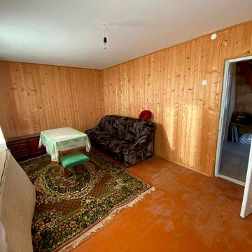 Будинок на обжитій вулиці у Буцневі на дачах