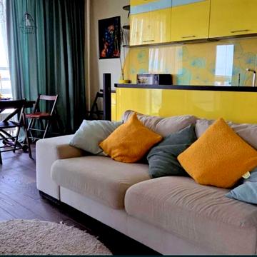 Анатолія Петрицького вул., 15