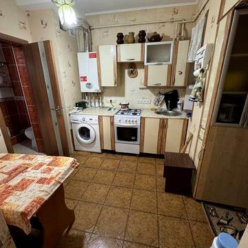 Оренда 3-кімн квартири внизу вул. Робочоі