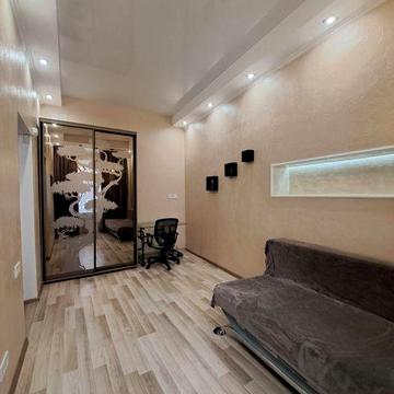 Квартира с парковкой рядом с центром, Прохоровская/Степовая