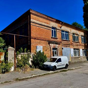 Петра Олійника вул. (Валентина Ларіонова), 48