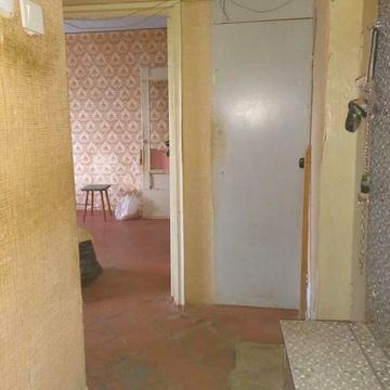 Продаю 2-х ком. квартиру на Космонавтов рынок « Клаксон»