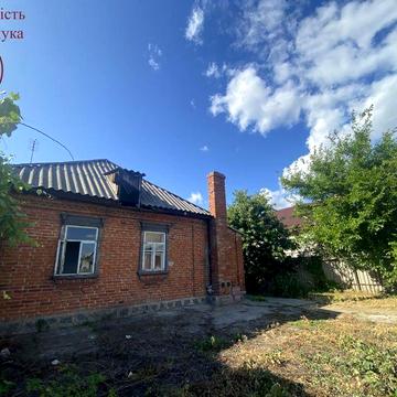 Продам компактний будинок у районі Крюків