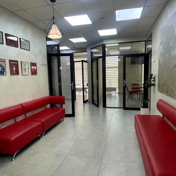 Університетська вул., 3