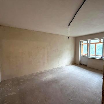 Відродження просп., 45