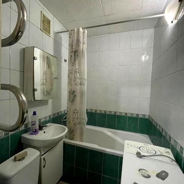 Академіка Корольова вул., 10-В